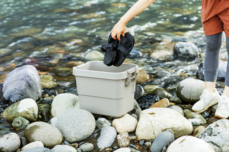 アウトドア キャンプ 収納ボックス 収納ケース 容量20リットル 箱 アウトドア 衣類収納 おもちゃ箱 フタ付き 座れる スツール プラスチック シンプル ミリタリー おしゃれ(代引不可)