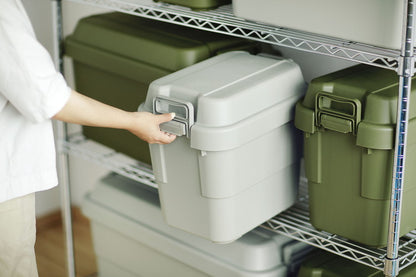 アウトドア キャンプ 収納ボックス 収納ケース 容量20リットル 箱 アウトドア 衣類収納 おもちゃ箱 フタ付き 座れる スツール プラスチック シンプル ミリタリー おしゃれ(代引不可)