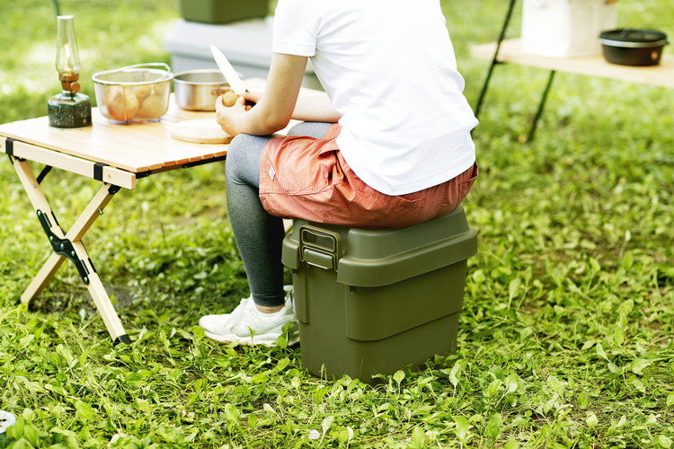 アウトドア キャンプ 収納ボックス 収納ケース 容量20リットル 箱 アウトドア 衣類収納 おもちゃ箱 フタ付き 座れる スツール プラスチック シンプル ミリタリー おしゃれ(代引不可)