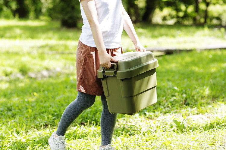 アウトドア キャンプ 収納ボックス 収納ケース 容量20リットル 箱 アウトドア 衣類収納 おもちゃ箱 フタ付き 座れる スツール プラスチック シンプル ミリタリー おしゃれ(代引不可)