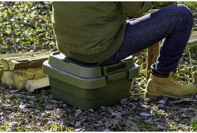 トランクカーゴ スタッキング 18L 収納 ロータイプ アウトドア キャンプ バーベキュー カーキ ブラック グレー 座れる 簡易椅子 ベルトガイド フタ 積み重ね(代引不可)