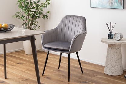 ダイニングチェア おしゃれ チェアー 椅子 イス スチール 脚 フレーム 黒 ブラック 布 ベロア アームチェア 肘あり 肘掛けあり 固定脚 食卓 可愛い 高級感 アンティーク シンプル エレガント(代引不可)