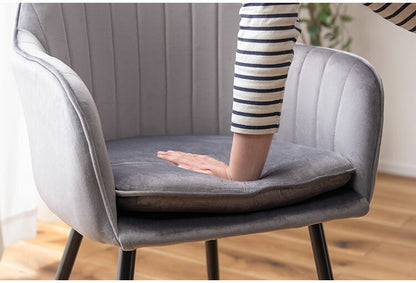 ダイニングチェア おしゃれ チェアー 椅子 イス スチール 脚 フレーム 黒 ブラック 布 ベロア アームチェア 肘あり 肘掛けあり 固定脚 食卓 可愛い 高級感 アンティーク シンプル エレガント(代引不可)