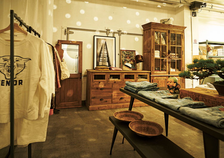 ストレージ ディオン カップボード ストレージ おしゃれ 家具 インテリア 天然木 杉古材 ガラス ラッカー塗装 スチール 粉体塗装 シンプル 新生活(代引不可)