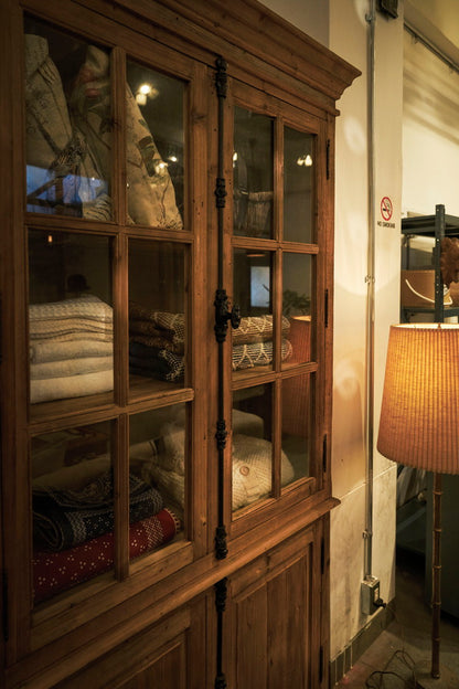 ストレージ ディオン カップボード ストレージ おしゃれ 家具 インテリア 天然木 杉古材 ガラス ラッカー塗装 スチール 粉体塗装 シンプル 新生活(代引不可)