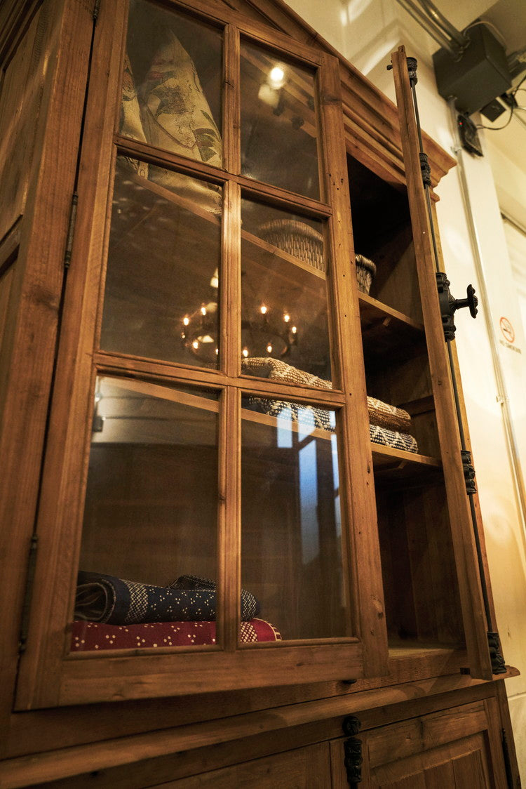 ストレージ ディオン カップボード ストレージ おしゃれ 家具 インテリア 天然木 杉古材 ガラス ラッカー塗装 スチール 粉体塗装 シンプル 新生活(代引不可)