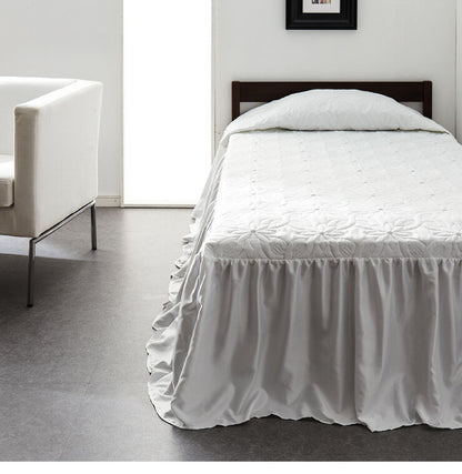 ベッドカバー おしゃれ 北欧 セミダブル 130×280×45cm 洗える ウォッシャブル フリル ナチュラルフリル エレガント 刺繍 フリル 銀糸 ピーチスキン加工 SD 1枚入り ホテル仕様 寝具 ベッドスプレッド ベッドスカート