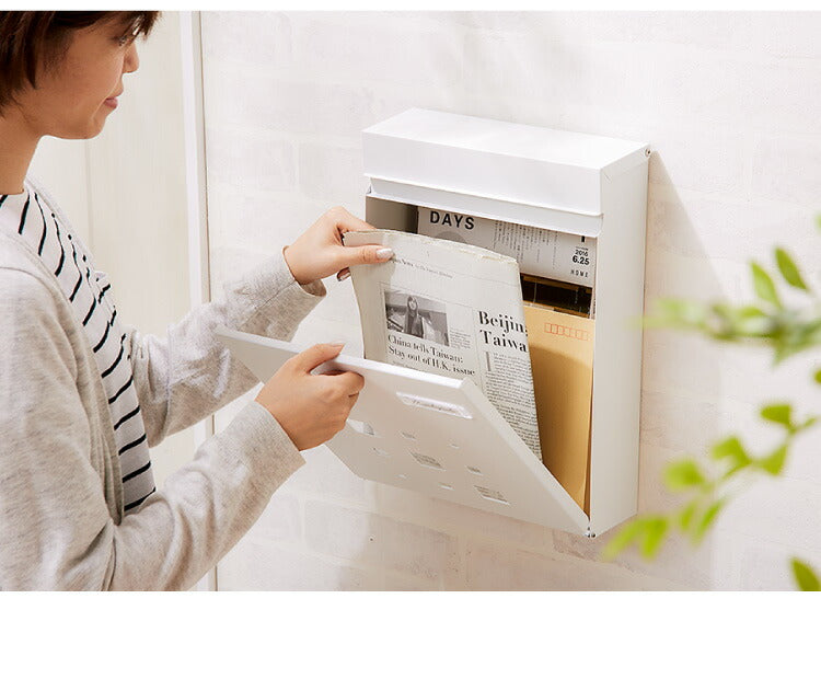 郵便ポスト 壁掛け キーロック式 窓付き スチール 鍵4個付き さびにくい 大型 A4サイズ対応 窓付 鍵付 壁付け 軽量 北欧 おしゃれ シンプル ポスト 郵便受け 郵便 メールボックス 壁掛けポスト 壁付けポスト