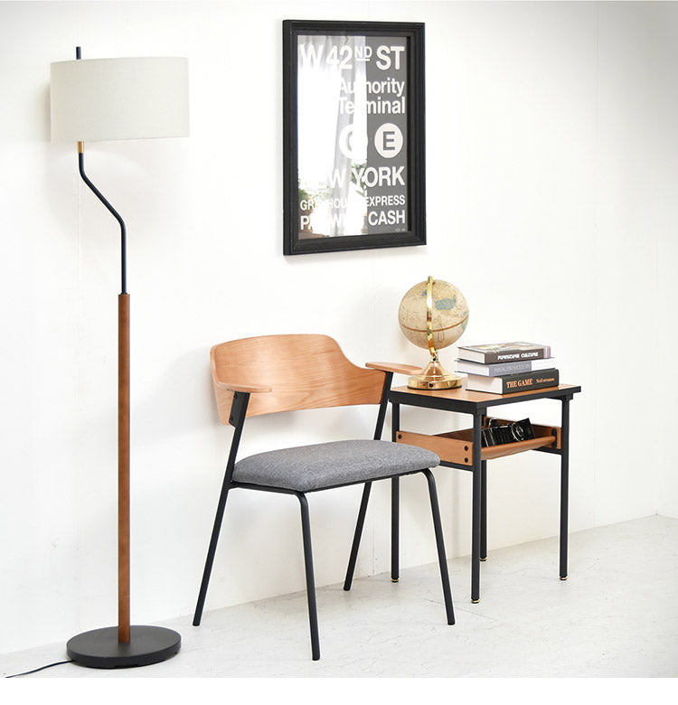 レザー棚付きサイドテーブル  正方形 PVCレザー ブラックフレーム ナイトテーブル ベッドサイド ローテーブル おしゃれ センターテーブル 木製 テーブル ローテーブル センターテーブル(代引不可)