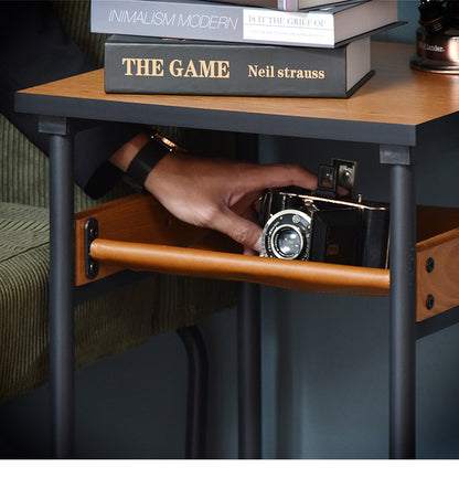 レザー棚付きサイドテーブル  正方形 PVCレザー ブラックフレーム ナイトテーブル ベッドサイド ローテーブル おしゃれ センターテーブル 木製 テーブル ローテーブル センターテーブル(代引不可)