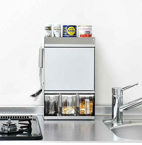 日本製 燕三条 フラップ扉のステンレススパイスラック ポット3 調味料ラック 扉付き 調味料ストッカー スパイスラック 調味料ポット付き 省スペース キッチン収納 おしゃれ(代引不可)