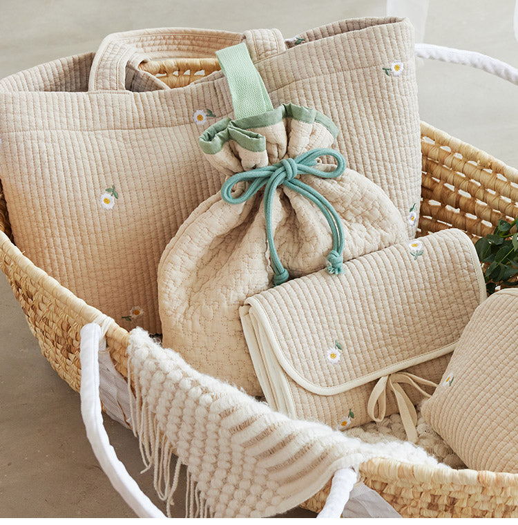 D BY DADWAY ヌビ 巾着バッグ 巾着 おむつポーチ 着替え ベビー ポーチ バッグ 軽量 かわいい ディーバイダッドウェイ DADWAY ダッドウェイ ハンドル付き