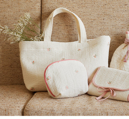 D BY DADWAY ヌビ トートバッグ 柔らかい肌ざわり かわいい 刺繍バッグ 刺繍 軽い マチあり 収納力抜群 ポケット付き ベビー用品 習い事 レッスンバッグ 大容量 ディーバイダッドウェイ