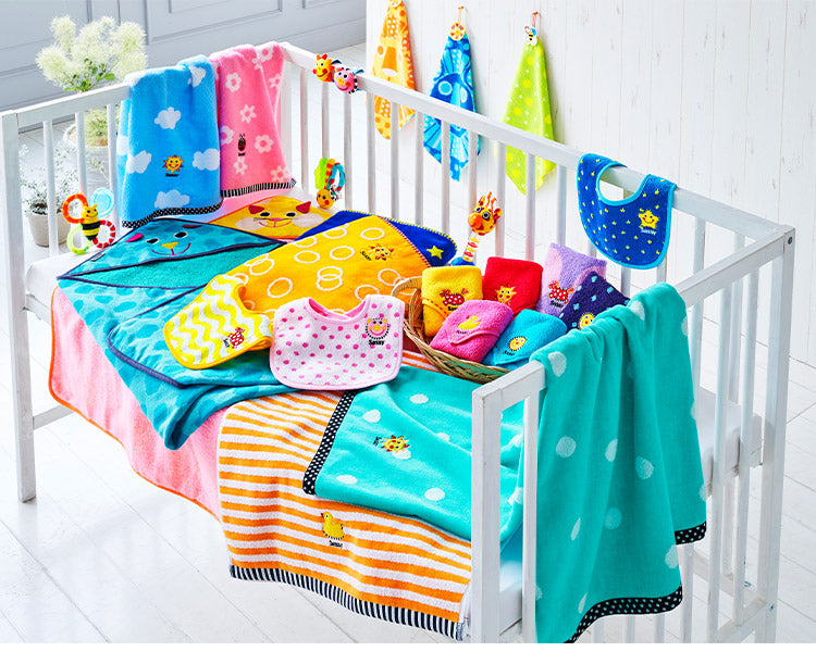 Sassy サッシー 出産祝いセット 5点セット ウォッシュタオル ビブ2個 ラトル 歯固め ギフト プレゼント ピンク ブルー お祝い