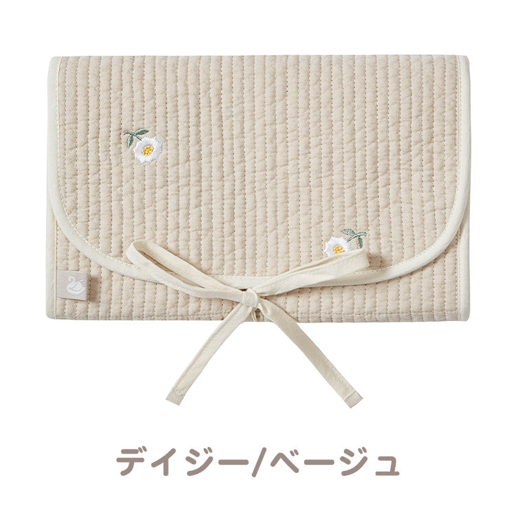 D BY DADWAY ヌビ おむつ替えシート 肌ざわり 柔らかい 汚れにくい 拭き取りやすい 収納ポケット おしりふき収納 折りたたみ おむつシート 持ち運び 出産祝い