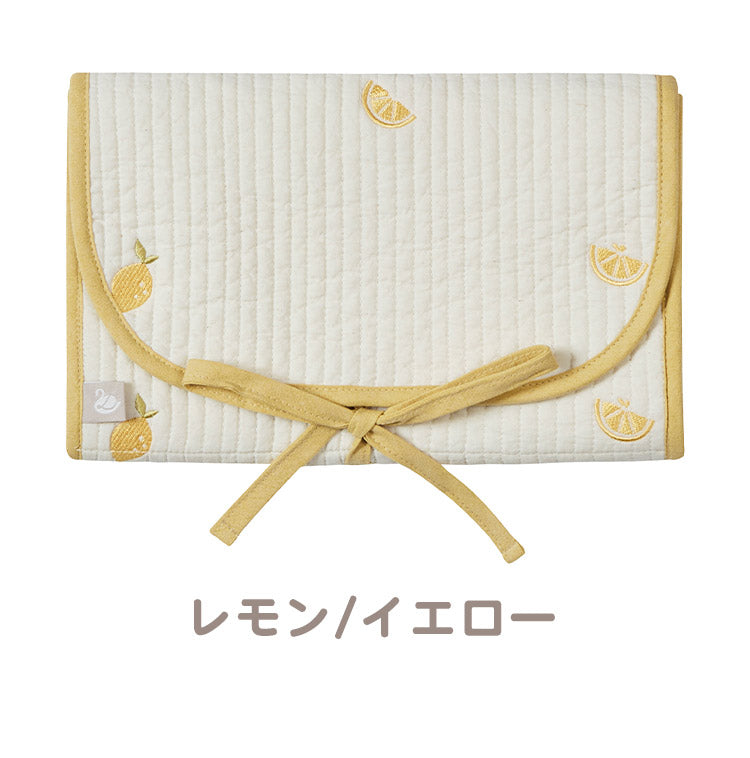 D BY DADWAY ヌビ おむつ替えシート 肌ざわり 柔らかい 汚れにくい 拭き取りやすい 収納ポケット おしりふき収納 折りたたみ おむつシート 持ち運び 出産祝い