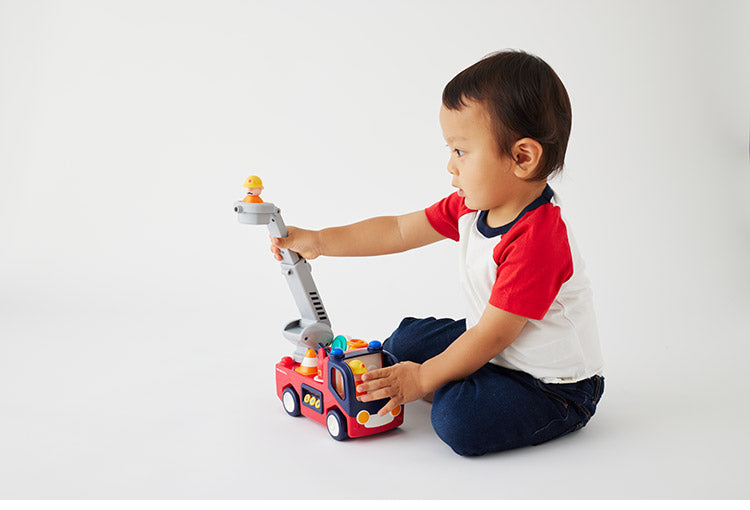 Hola Toys オラトイズ 音がいっぱい!自分で走るしょうぼうしゃ ごっこ遊び おもちゃ 消防車ごっこ 車 知育玩具 仕掛けおもちゃ 消防 音遊び 誕生日プレゼント ギフト