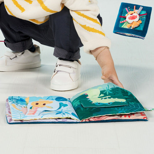 Lilliputiens 布絵本 ブック 知育玩具 おもちゃ 誕生日プレゼント 出産祝い 絵本 えほん バースデー ベビー 絵本おもちゃ 知育 玩具 かわいい 室内