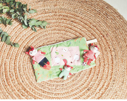 Lilliputiens はじめてのなかよし家族 アリス リリピュション ごっこ遊び ぬいぐるみ おもちゃ 誕生日プレゼント 仕掛けおもちゃ ハーフバースデー 出産祝い 布おもちゃ 布製