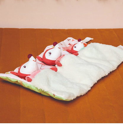 Lilliputiens はじめてのなかよし家族 アリス リリピュション ごっこ遊び ぬいぐるみ おもちゃ 誕生日プレゼント 仕掛けおもちゃ ハーフバースデー 出産祝い 布おもちゃ 布製