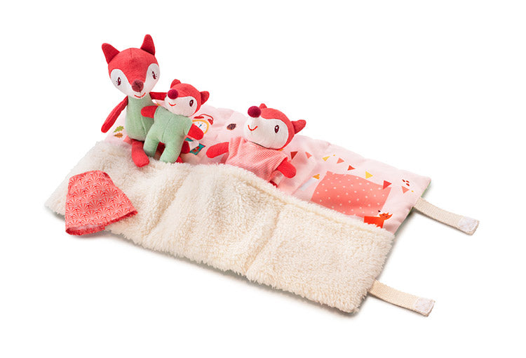 Lilliputiens はじめてのなかよし家族 アリス リリピュション ごっこ遊び ぬいぐるみ おもちゃ 誕生日プレゼント 仕掛けおもちゃ ハーフバースデー 出産祝い 布おもちゃ 布製