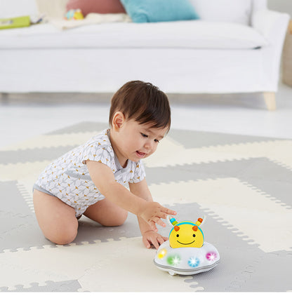 SKIP HOP いっしょにハイハイビー スキップホップ ミツバチ 音遊び ラトル おいかけっこ 運動 おうち時間 メロディ カラフル ピカピカライト ビーズ 遊び方たくさん