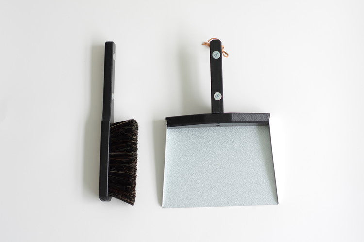 レシュタ マグネットブラシセット ちりとり ほうき セット 箒 屋内 屋外 マグネット付き おしゃれ 北欧 ポーランド製