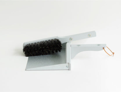 レシュタ マグネットブラシセット ちりとり ほうき セット 箒 屋内 屋外 マグネット付き おしゃれ 北欧 ポーランド製