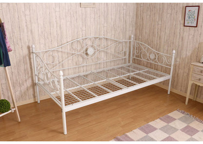 ベッドフレーム 姫系 シングル おしゃれ 北欧 ベッド スチールベッド パイプベッド ベッド 収納 かわいい ローベッド フロアベッド(代引不可)