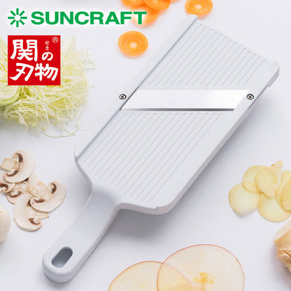 【ザワつく!金曜日で紹介】 包丁職人が作ったキャベツスライサー サンクラフト 日本製 関の刃物 ふわふわ極薄千切りキャベツ ホルダー付き 野菜スライサー 刃物のまち 岐阜県関市 スライサー HS-01