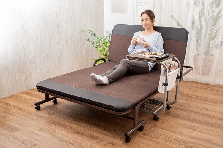 昇降式サイドテーブル 雑誌が入るポケット付き マガジンラック 高さ調節 キャスター付き ベッドサイド ソファサイド(代引不可)