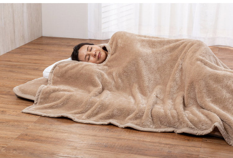 ファミラ あったか発熱毛布4点セット シングル 毛布 襟ぐり ブランケット 敷きパッド ひざ掛け 肩当て 吸湿発熱 あったか 冬 寝具(代引不可)