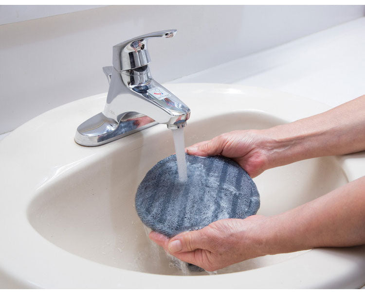 ファミラ スピンマジック 8点セット 立ったまま床掃除 回転モップ 電動モップ 回転モップクリーナー 床掃除 水拭き 高速回転 モップ 充電式 コードレス ステシック型(代引不可)