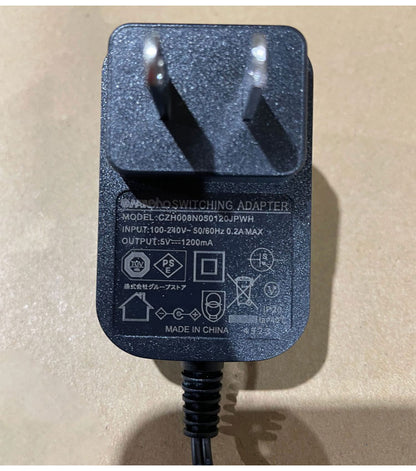 ファミラ スピンマジック 8点セット 予備バッテリー付き 立ったまま床掃除 回転モップ 電動モップ 回転モップクリーナー 床掃除 水拭き 高速回転 モップ 充電式 コードレス ステシック型(代引不可)