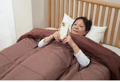 寝袋 着れる布団 ポケット付き 手が出せる 寝袋 掛け布団 着る毛布 ブラウン フリース素材 保温 蓄熱 アウトドア キャンプ ドライブ 車中泊 防災 災害 布団(代引不可)