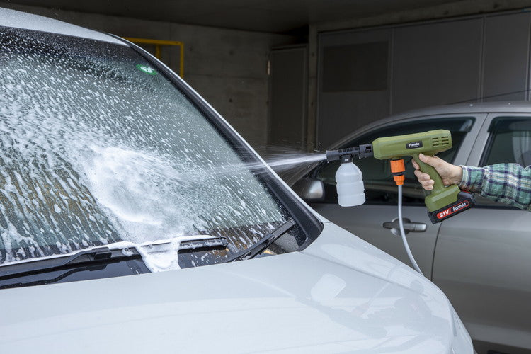 ファミラ 充電式コードレスハンディ高圧洗浄機 12点セット 軽量 コンパクト 持ち運び 高圧洗浄 掃除 クリーナー ノズル 6ヶ月保証(代引不可)