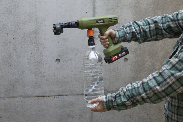 ファミラ 充電式コードレスハンディ高圧洗浄機 12点セット 軽量 コンパクト 持ち運び 高圧洗浄 掃除 クリーナー ノズル 6ヶ月保証(代引不可)