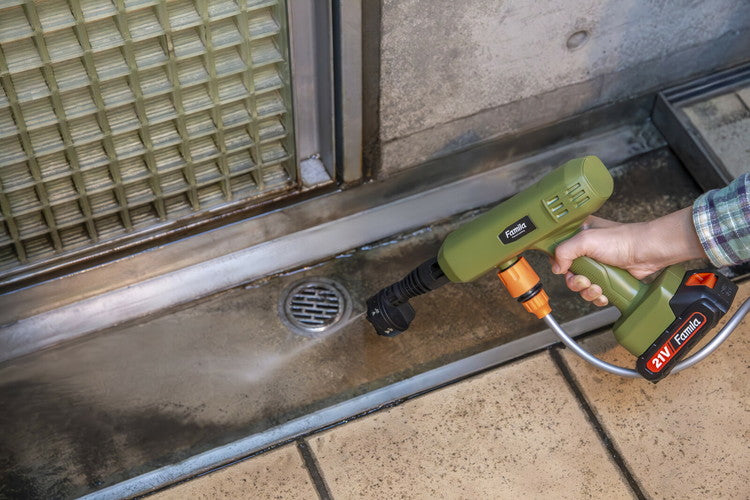 ファミラ 充電式コードレスハンディ高圧洗浄機 12点セット 軽量 コンパクト 持ち運び 高圧洗浄 掃除 クリーナー ノズル 6ヶ月保証(代引不可)