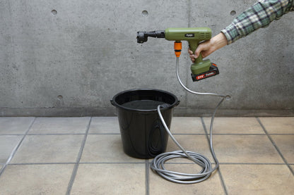 ファミラ 充電式コードレスハンディ高圧洗浄機 12点セット 予備バッテリー付き 軽量 コンパクト 持ち運び 高圧洗浄 掃除 クリーナー ノズル 6ヶ月保証(代引不可)