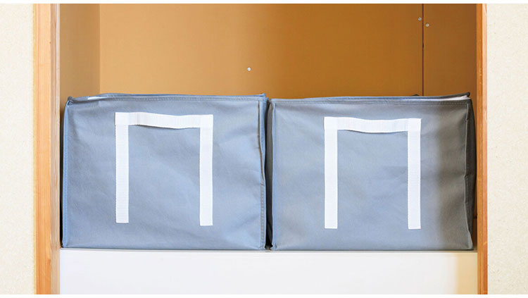 ファミラ 掃除機のいらない圧縮収納ボックス4個 竹炭シートセット 抗菌防臭 防ダニ 圧縮袋 収納ボックス 長期保管 衣替え 衣類収納 竹炭シート 洋服 圧縮パック 掃除機不要(代引不可)