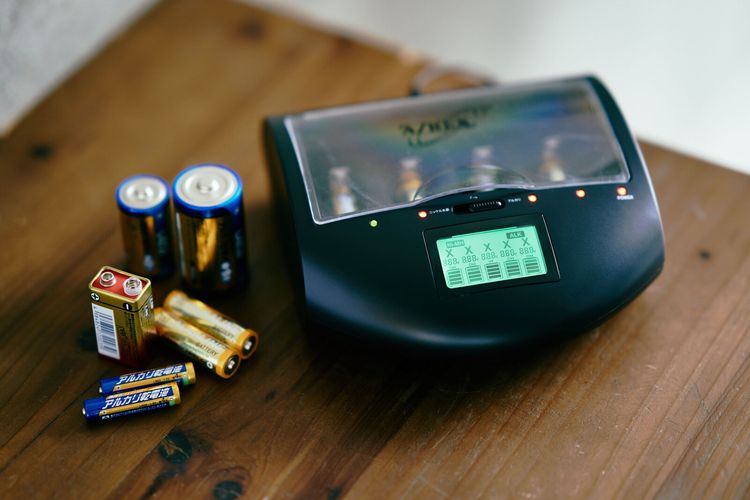 乾電池充電器 マルチ・チャージャーV2 AZREX AX-010V2(代引不可)