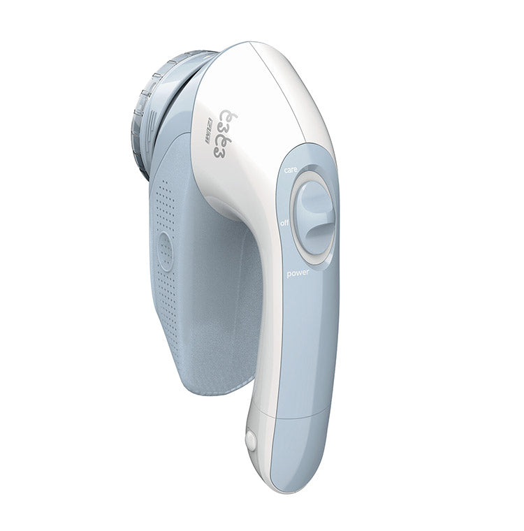 毛玉取り器 毛玉とるとる 乾電池式 衣類を守るふわふわガード付き 毛玉だけをしっかりカット 掃除用ブラシ付き(代引不可)