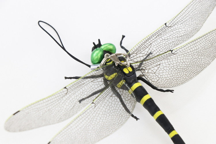 虫の天敵鬼ヤンマ 2個組 虫よけ 模型 威嚇用 虫追い払う ストラップ バッチ レジャー キャンプ トンボ オニヤンマ(代引不可)