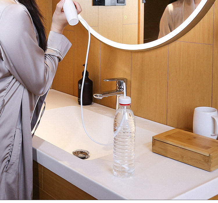 軽量口腔洗浄器 充電式 高速ジェット水流 先端ノズル4種類 水流3段階 口腔ケア 歯間 奥歯 お口の健康 旅行 携帯用(代引不可)