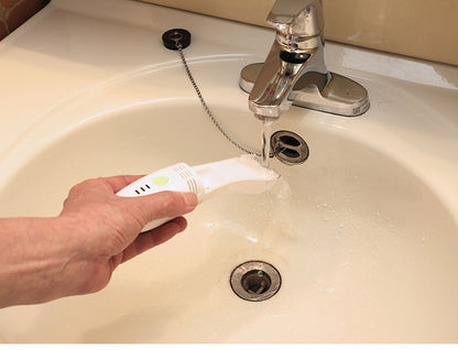 吸引する充電式バリカン 軽量 コードレス セラミック刃 静音設計 吸引機能 ヘッド水洗いOK 散髪 セルフカット ヘアカッター バリカン(代引不可)