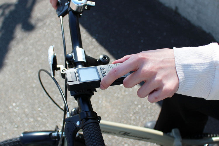 コンパクトカメラ 高画質 小型カメラ 角度調整180度 手振れ防止機能 録画 録音 写真 ドライブレコーダー 自転車 バイク 車(代引不可)