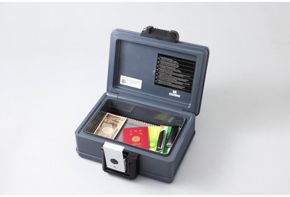 金庫 コンパクトサイズ 取っ手付き 耐火 843度 防水 貴重品入れ ロッカー 収納箱 鍵付き 防犯 金庫 収納ボックス 盗難防止 水没 保管庫 収納庫(代引不可)