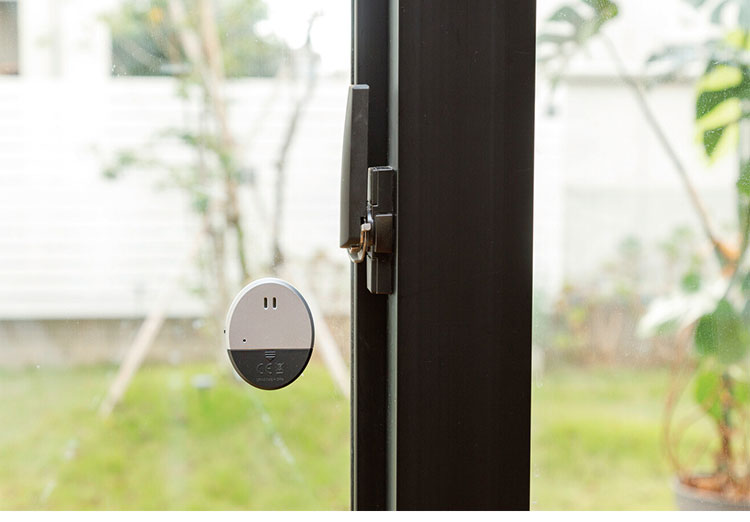 防犯アラーム 大音量 2個組 窓ガラス ドア 貼るだけ 簡単設置 防犯ブザー 振動 衝撃検知 電池式 防犯対策 泥棒対策 強盗 空き巣(代引不可)