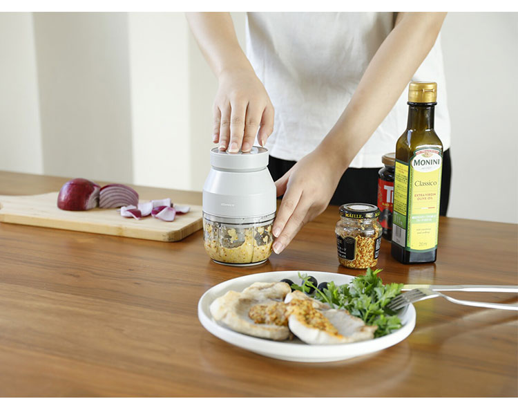 フードプロセッサー コードレス みじん切り ミキサー 小型 コンパクト 下ごしらえ ソースづくり コードレスチョッパー(代引不可)