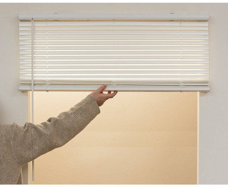 フレキシブラインド25 60×98cm ブラインド カーテンレール 取付可能 賃貸 コードレス 腰高窓 小窓 お手頃 横型ブラインド シェード 日よけ ブラインドカーテン(代引不可)